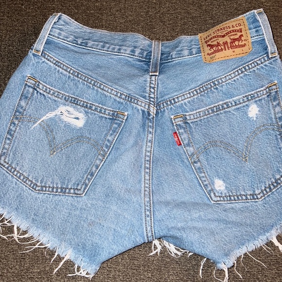 Levi’s 501 shorts in blue denim size 24 - Picture 2 of 2